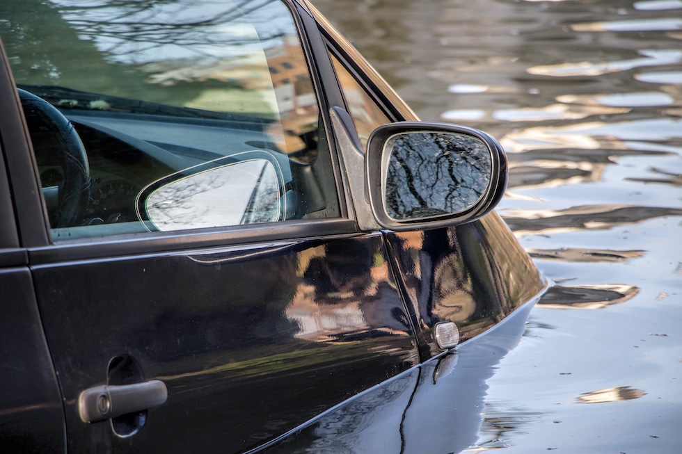 Cosa fare in caso di alluvione, raffiche di vento e trombe d’aria